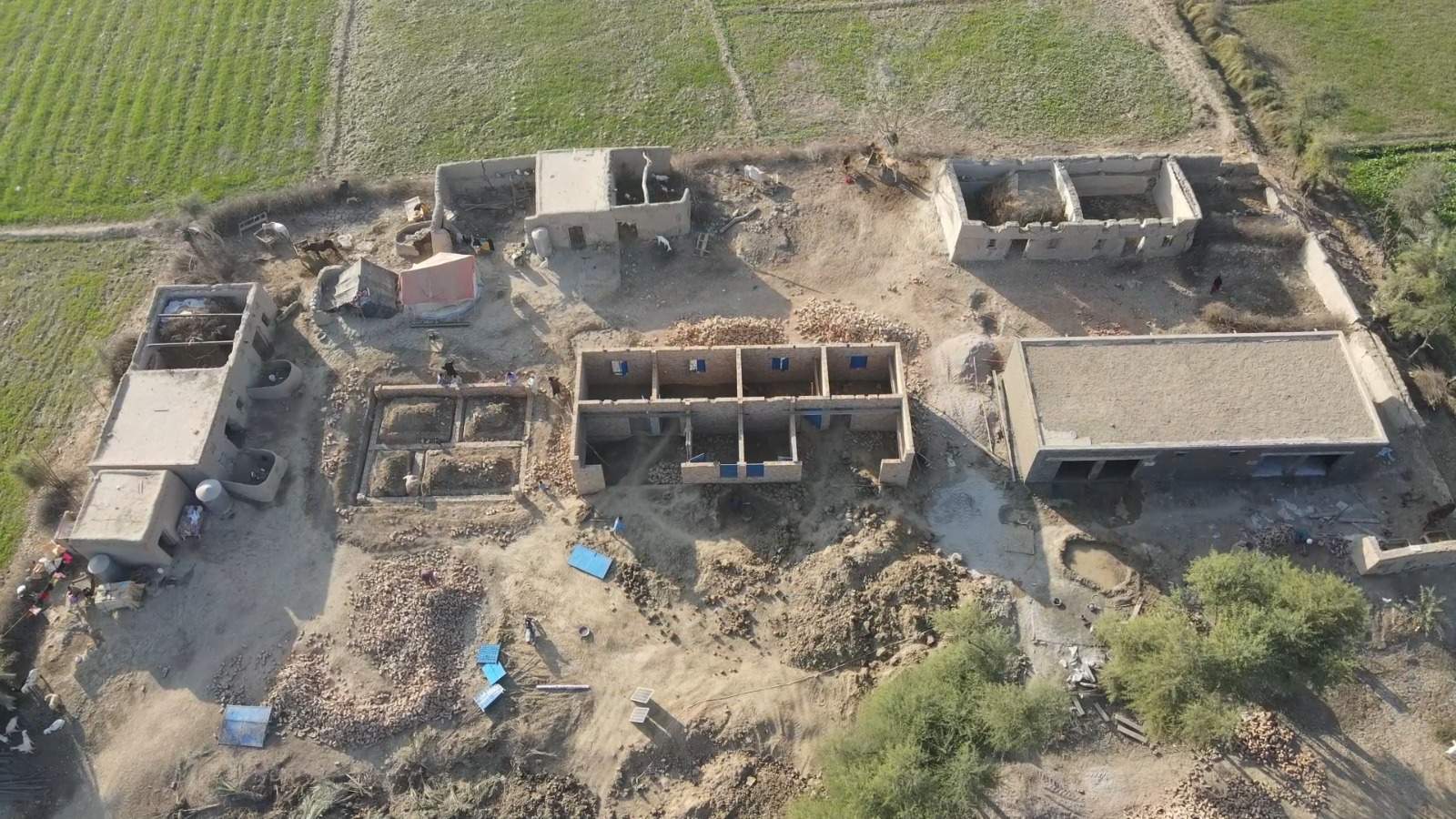 Shelter and construction support on the ground