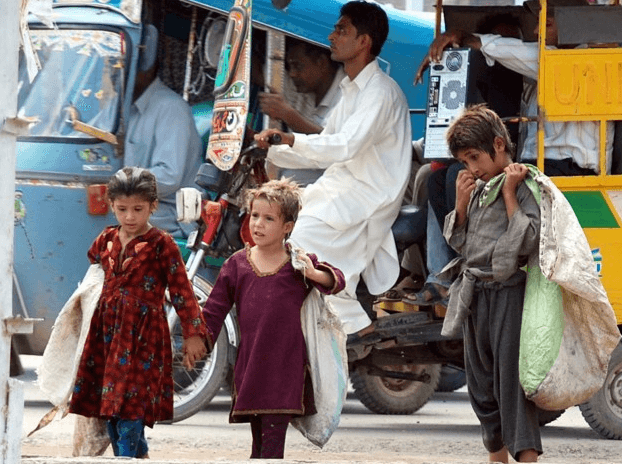 الکتاب اسکول — بچے